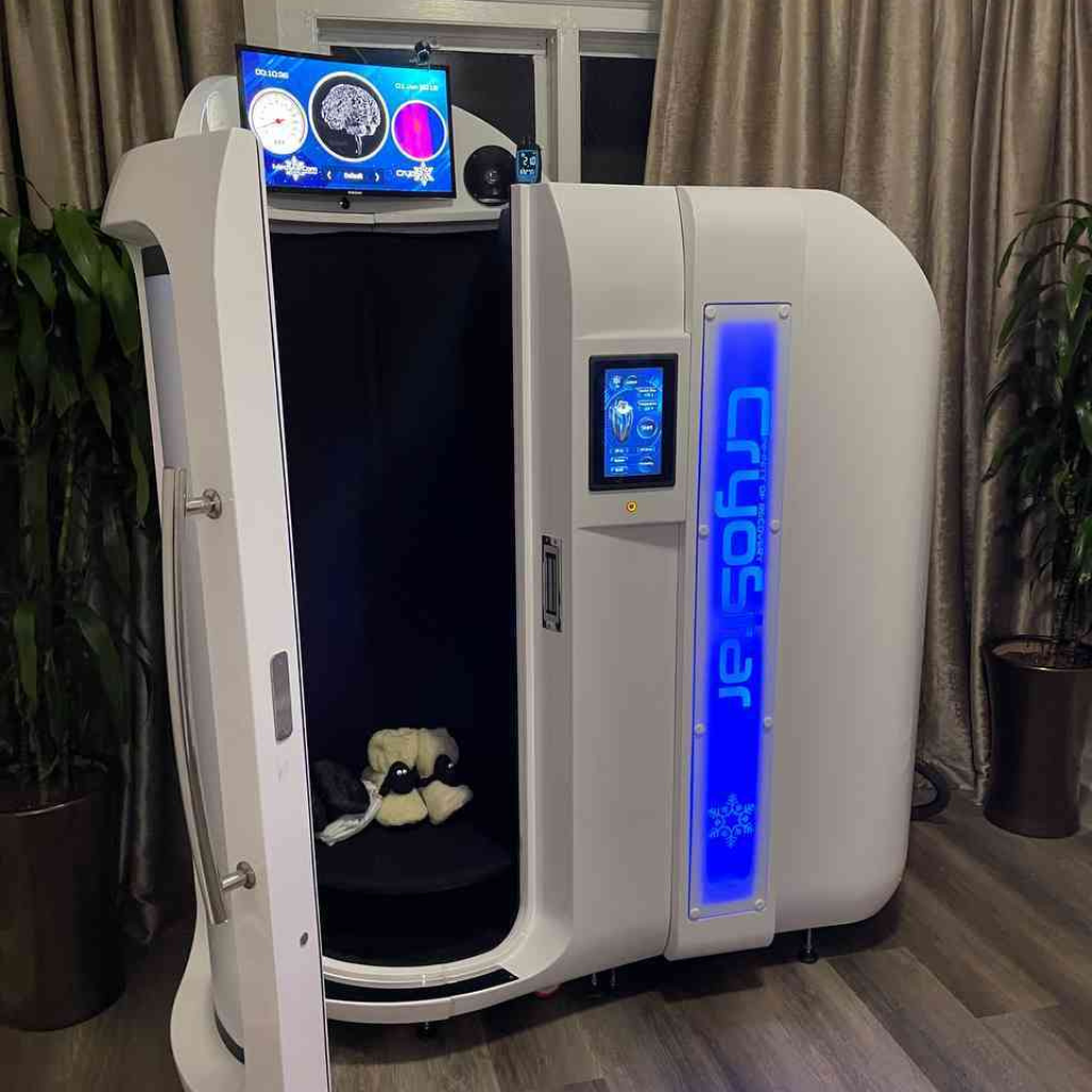 VACUACTIVUS Cryostar Antarctica Electric Cryotherapy Chamber Open Door View