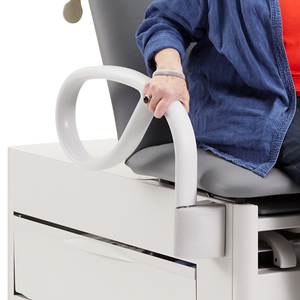 Brewer Patient Assist Handle for Access 1000 (3500920) improves patient safety and confidence during entry, positioning, and exit.